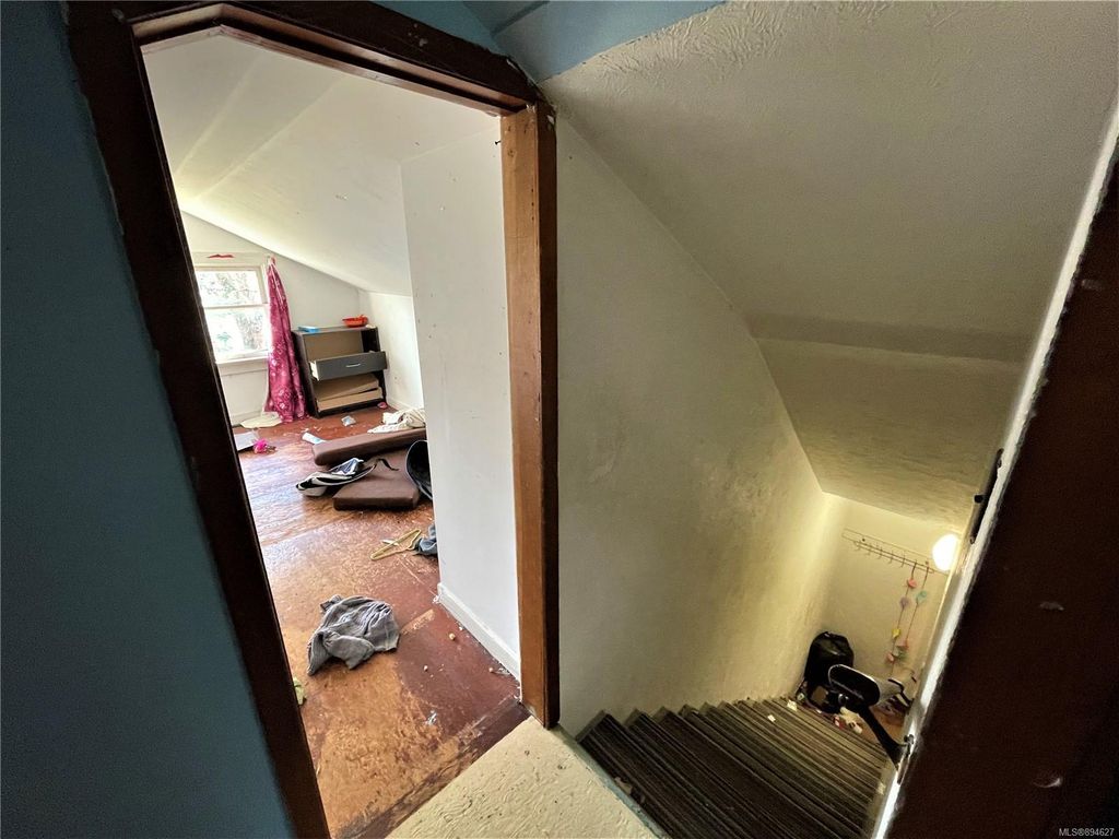 listing image 16042729938560