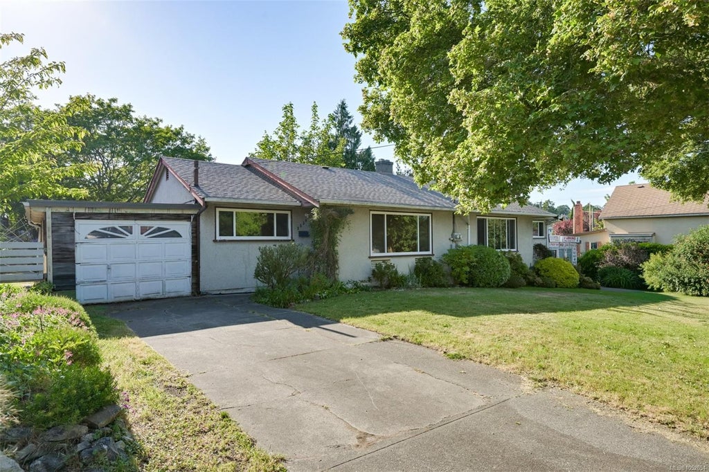 2550/2552 BELMONT AVE, VICTORIA, BC V8R 4A4 - Image 143090513.jpeg?d=l