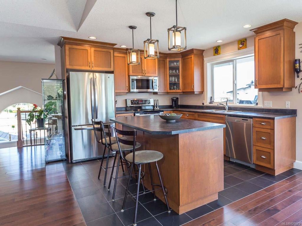 listing image 16041932248635