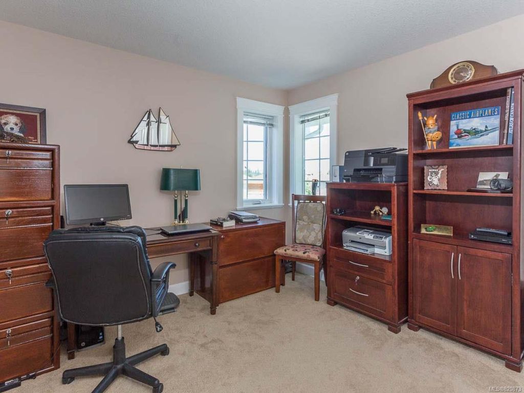 listing image 16041320260748