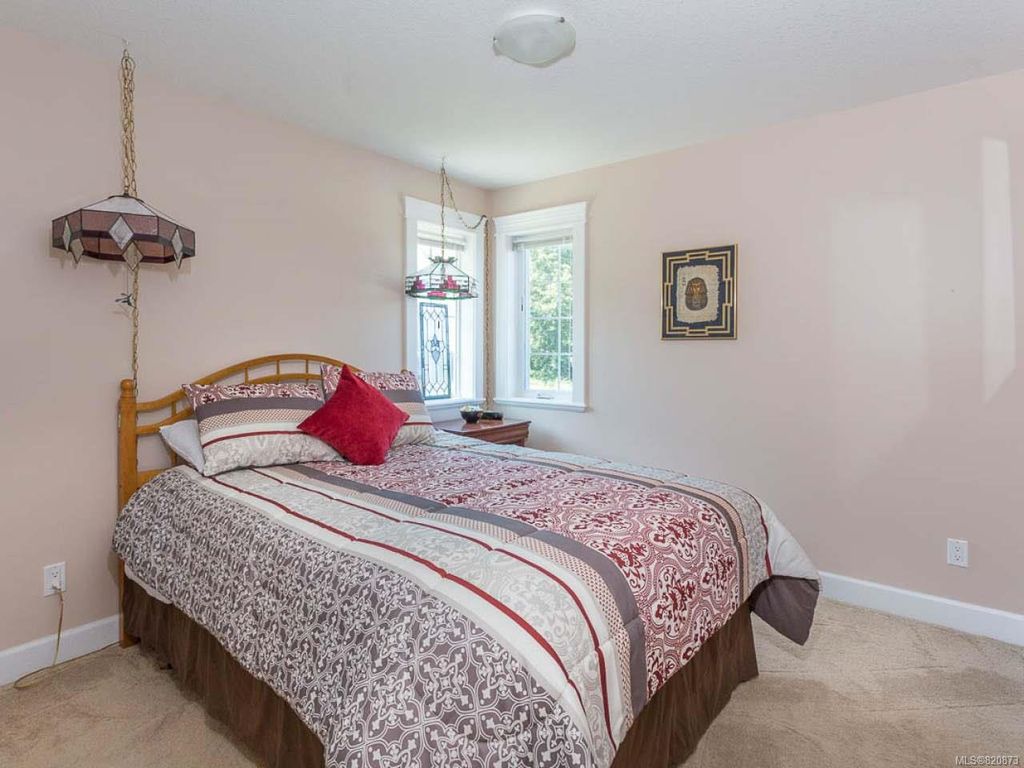 listing image 16042796661902