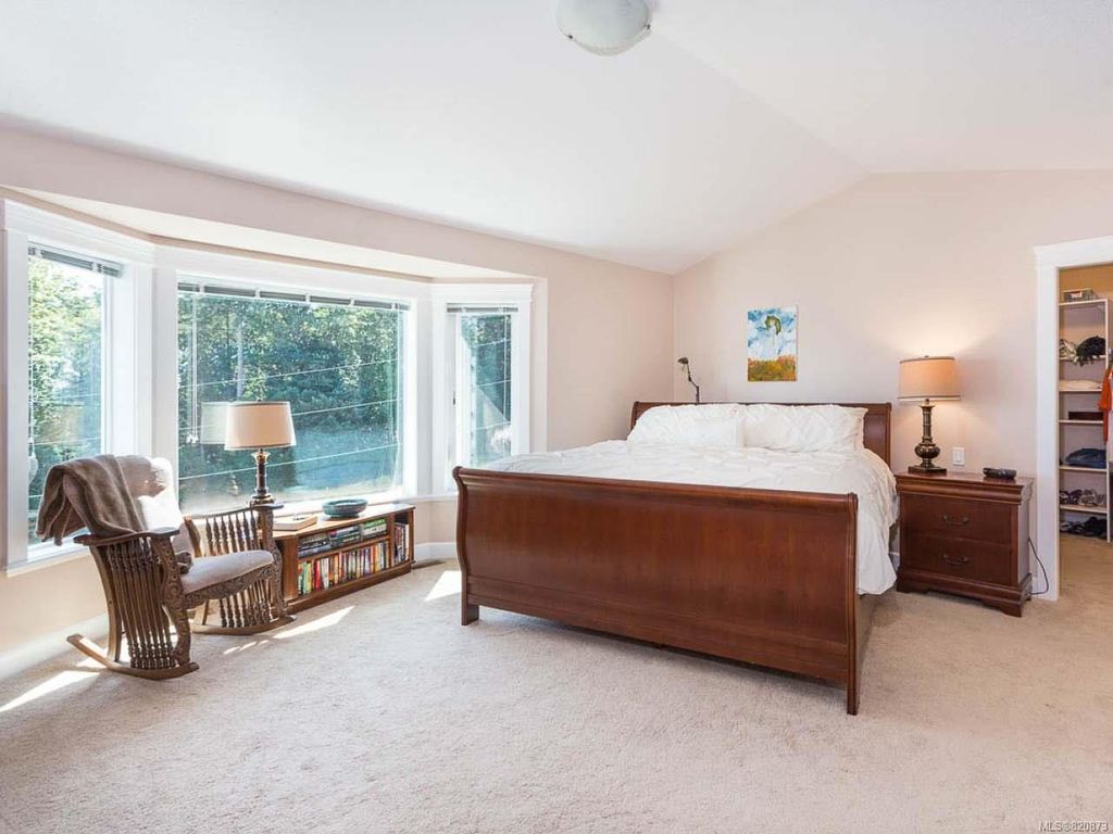 listing image 16041843910443