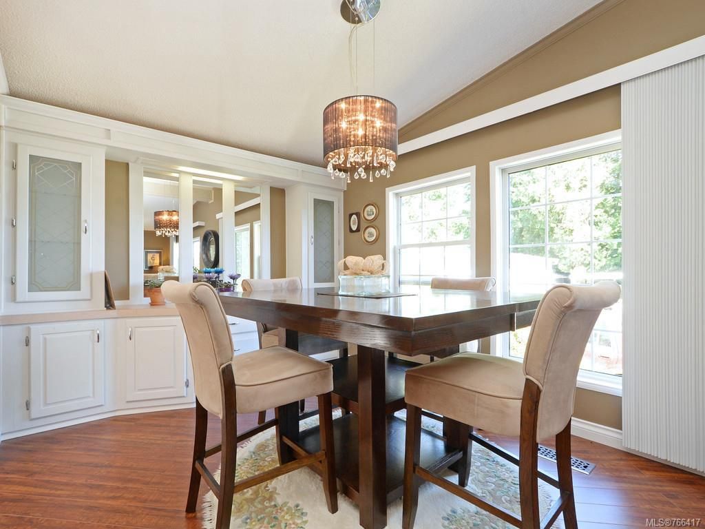 listing image 16040734260316599003