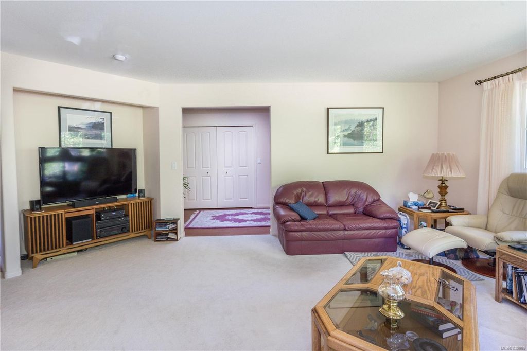listing image 16040163982820913869
