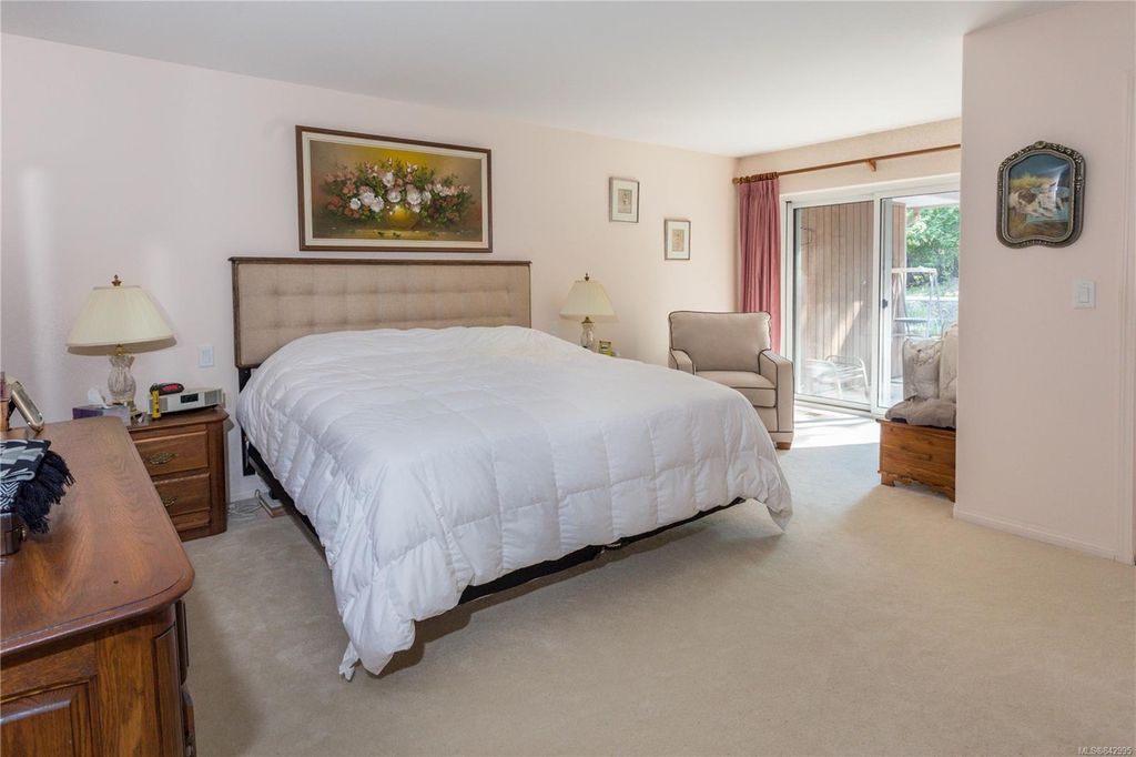 listing image 16041524283737649512