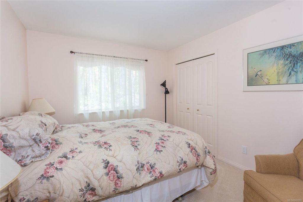 listing image 16049852543844440634