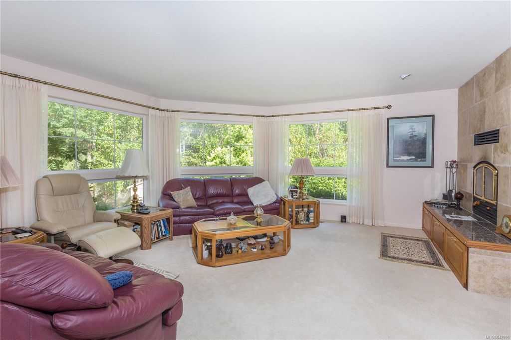 listing image 16043609418063358946