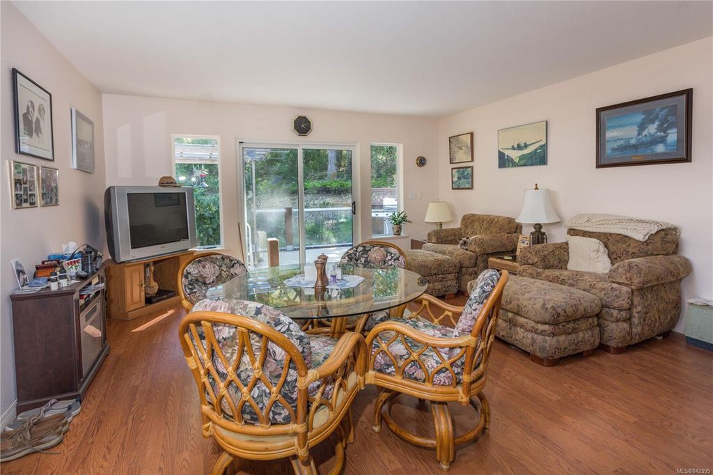 listing image 16047502705786657158