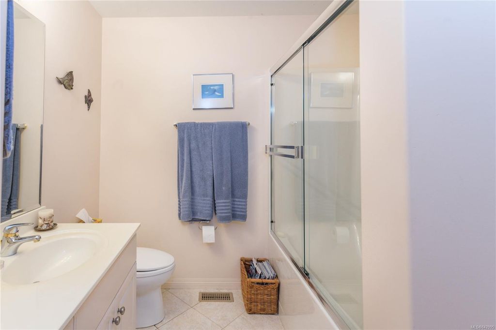 listing image 16043011396011520685