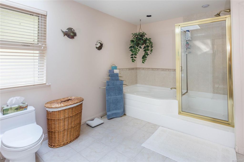 listing image 16041414503824956048
