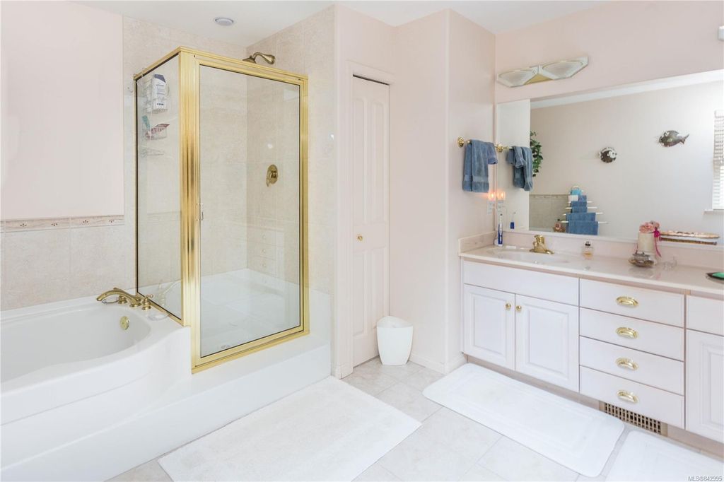 listing image 16045340249587685847