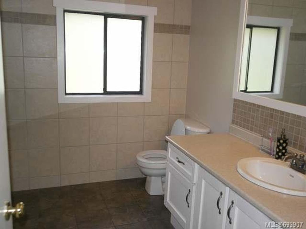 listing image 16049980816375229198