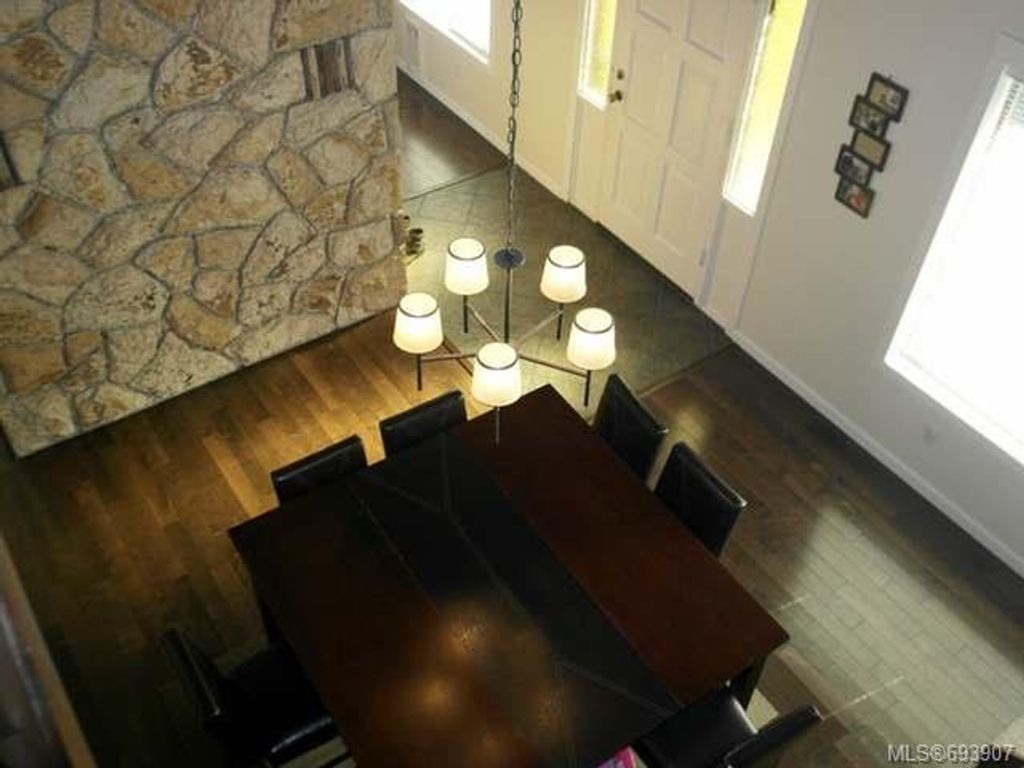 listing image 16044313061478722275