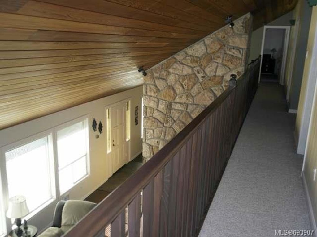 listing image 16044614006145094254