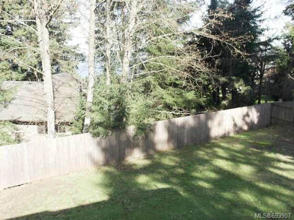 listing image 16041232105803410896