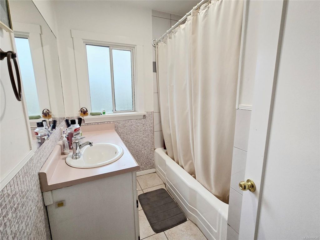 listing image 16048452843306746205