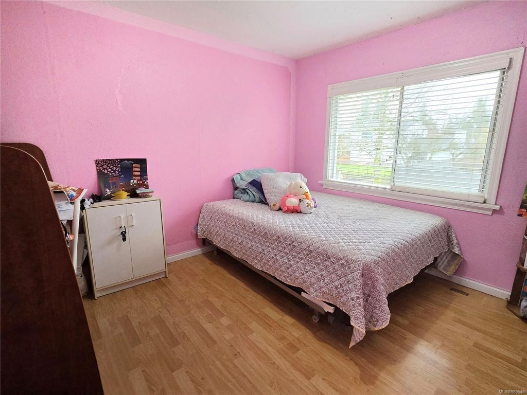 listing image 16045080274396591536