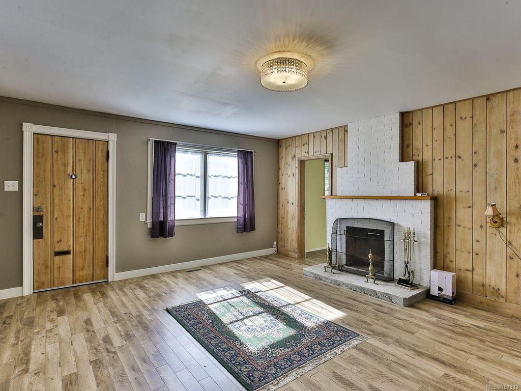 listing image 16048581501095186881