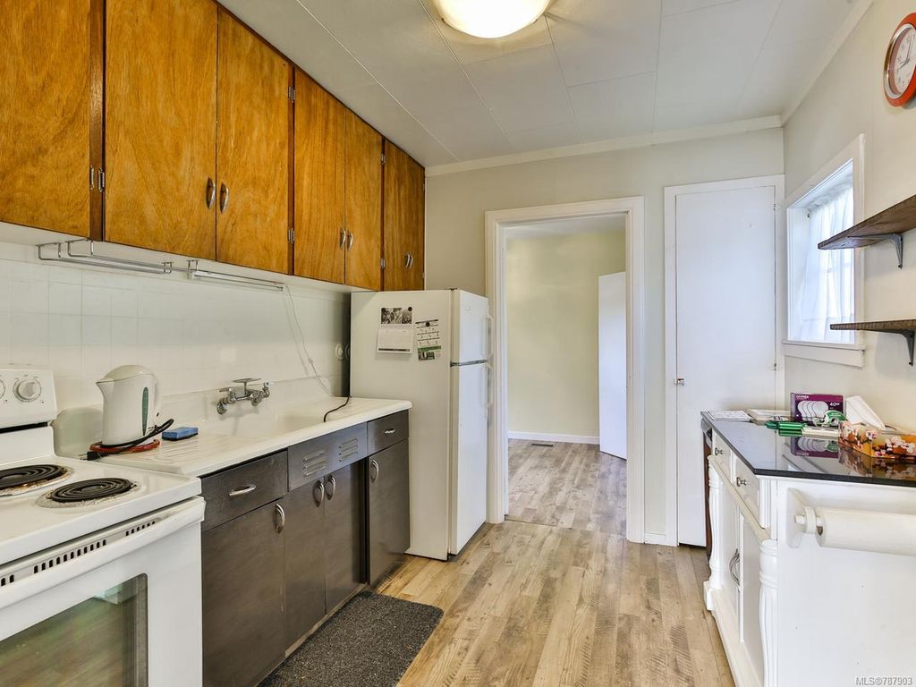 listing image 16046767432561234070