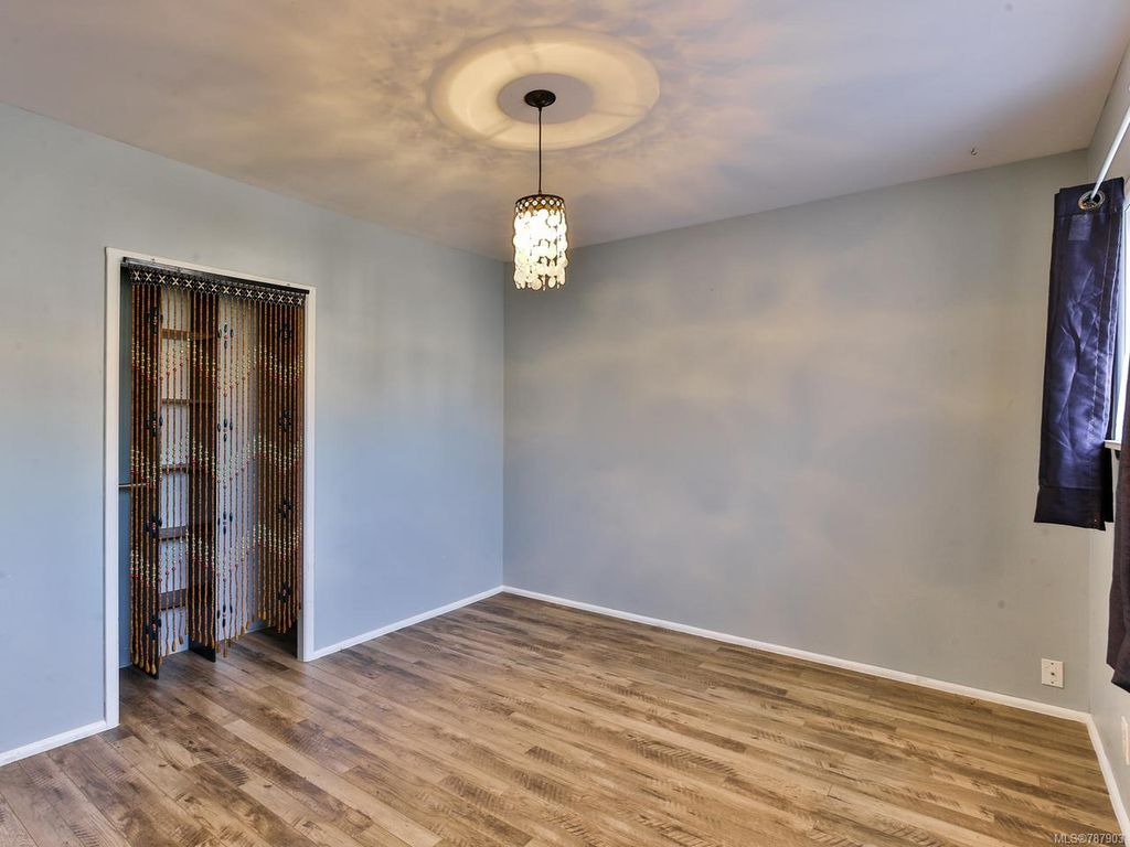 listing image 16042214064363975601