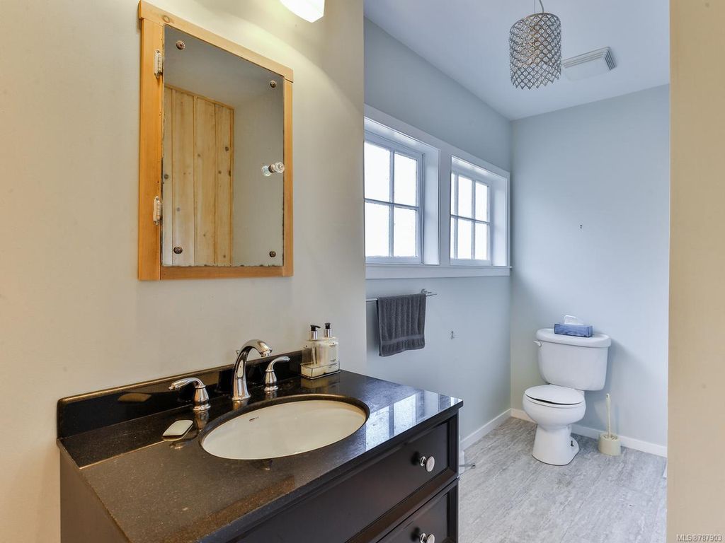 listing image 16046406917450350843