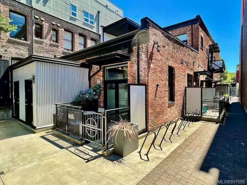 listing image 16049121300759324075