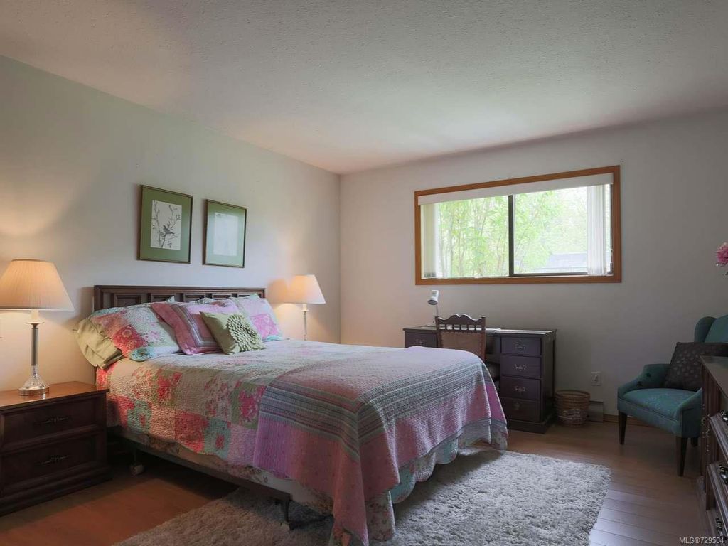 listing image 16040223362855993750