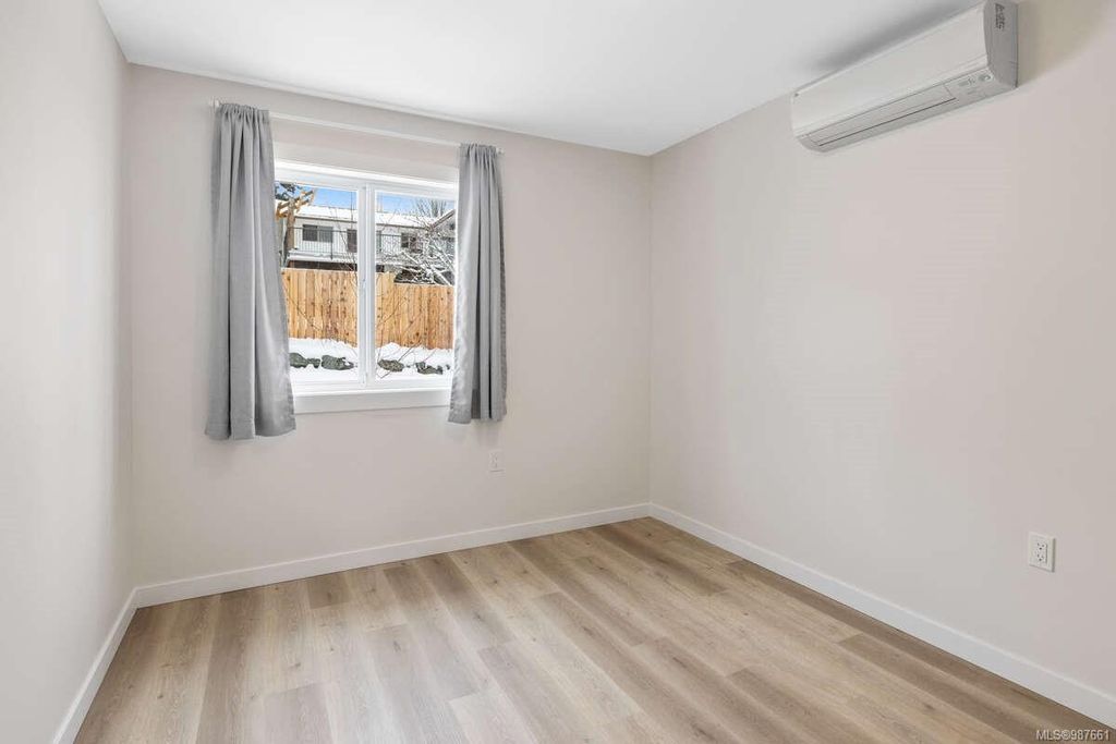listing image 16045177238589771890