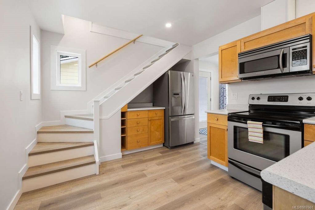 listing image 16047253449752635756