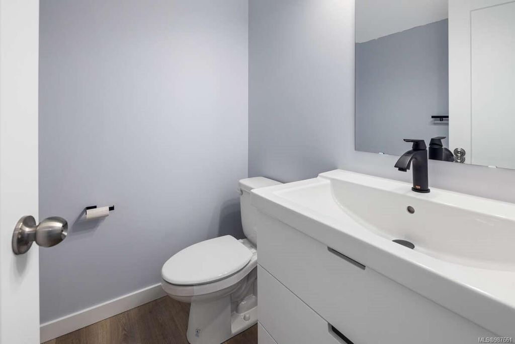 listing image 16049523668564946941