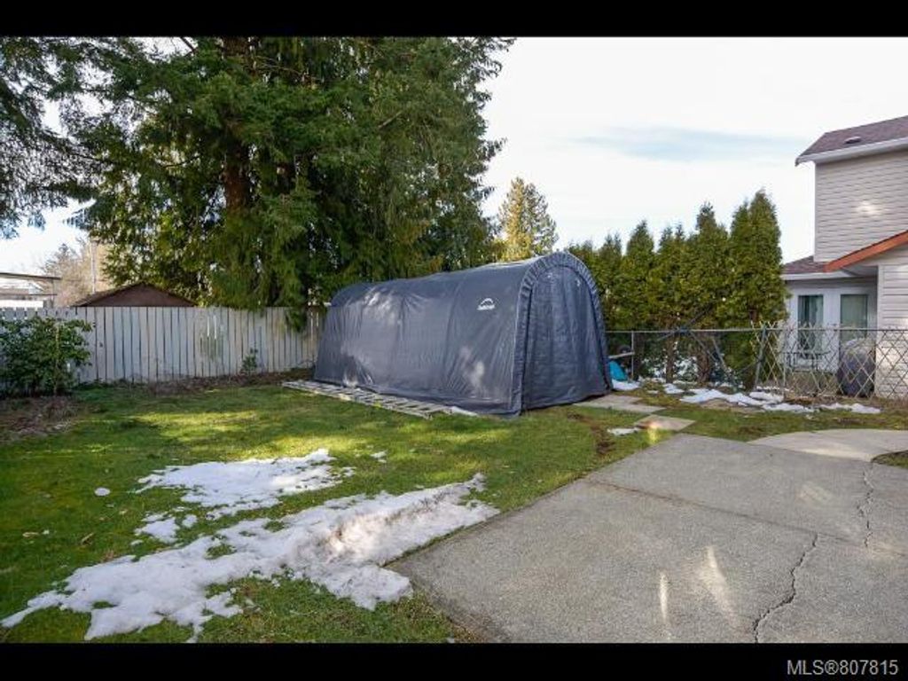 listing image 16044851534832695238