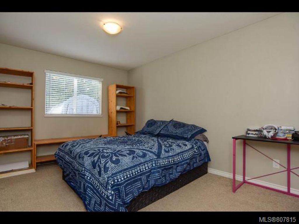 listing image 16047057671650319216