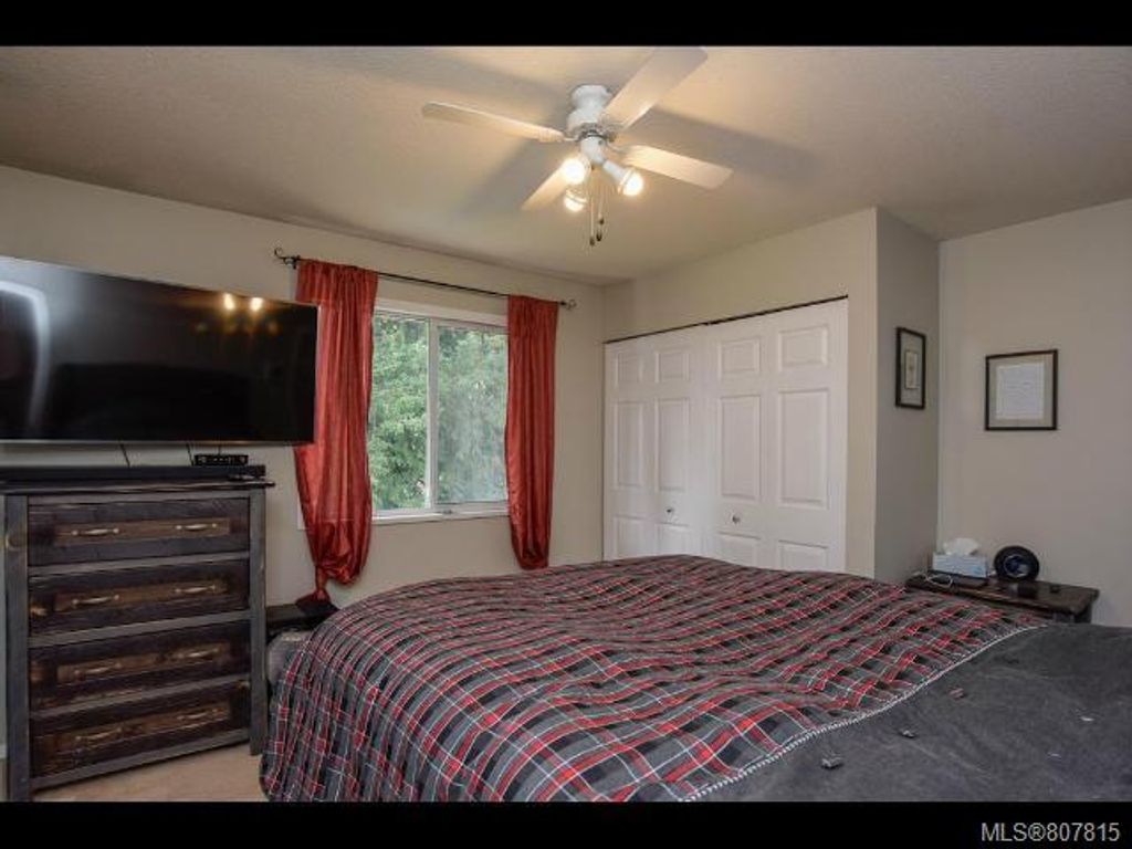 listing image 16046630180675030522