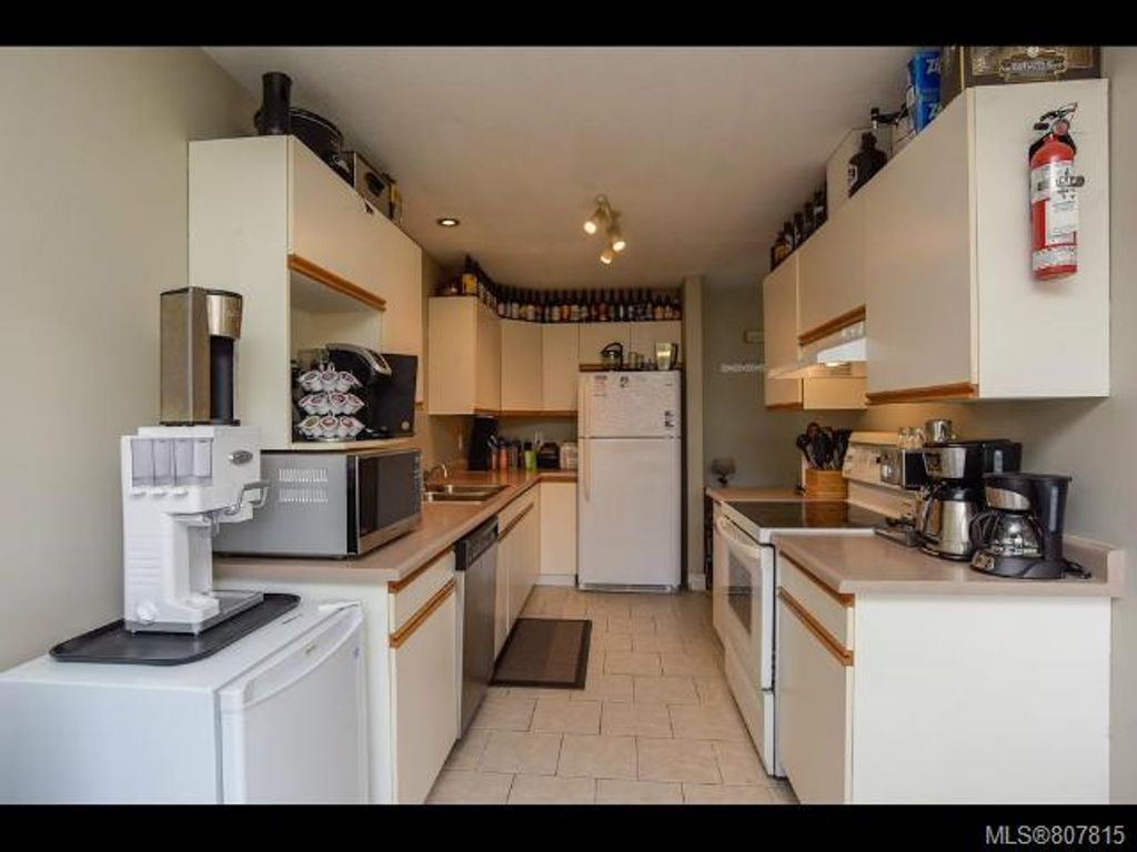 listing image 16041601076421372233