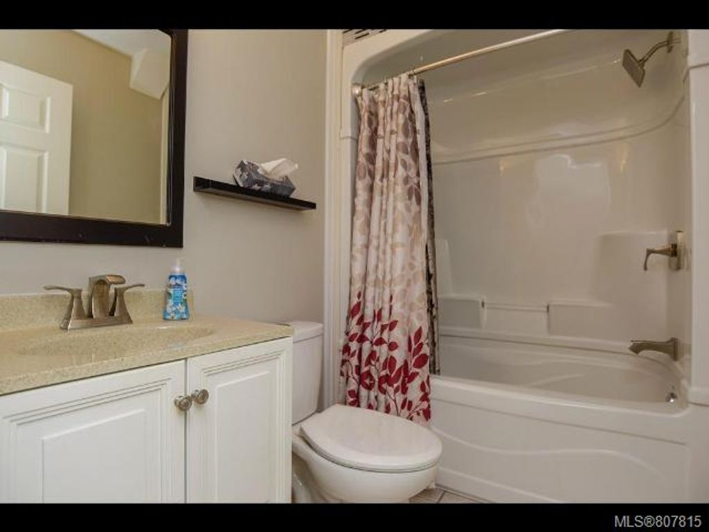 listing image 16048613061717846239