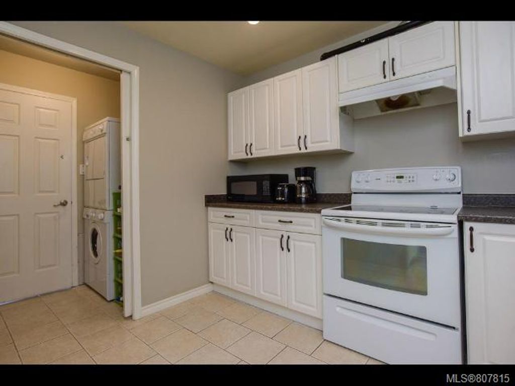 listing image 16047394052692032593