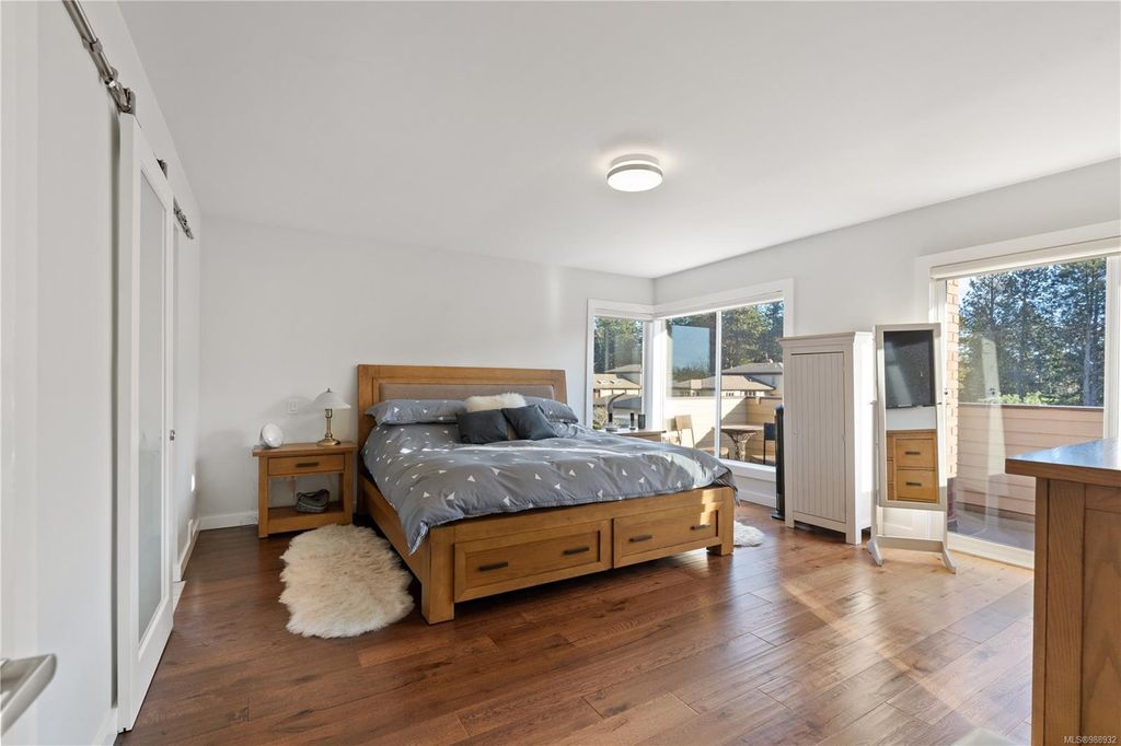 listing image 16042819869909112553