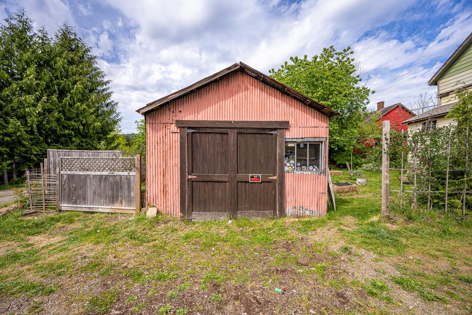 2637 Dunsmuir Ave