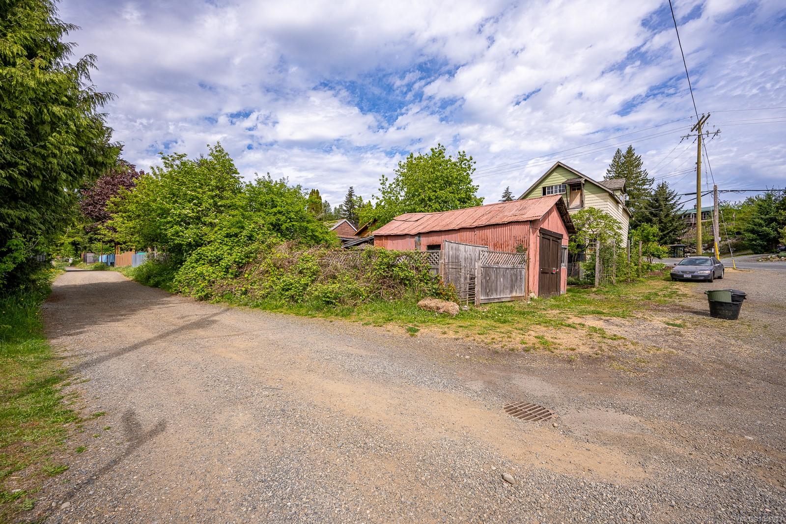 2637 Dunsmuir Ave