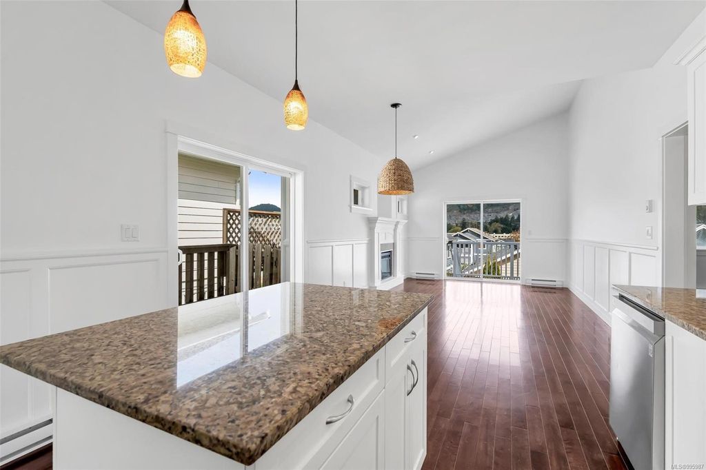 listing image 16048408419820919231