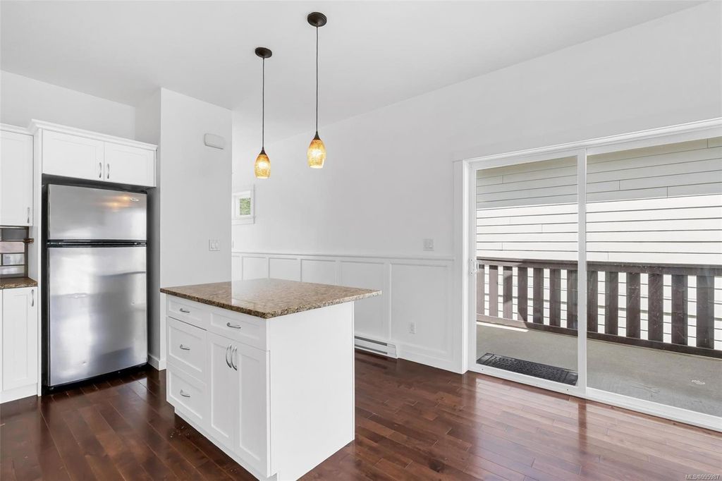 listing image 16045877185852818279