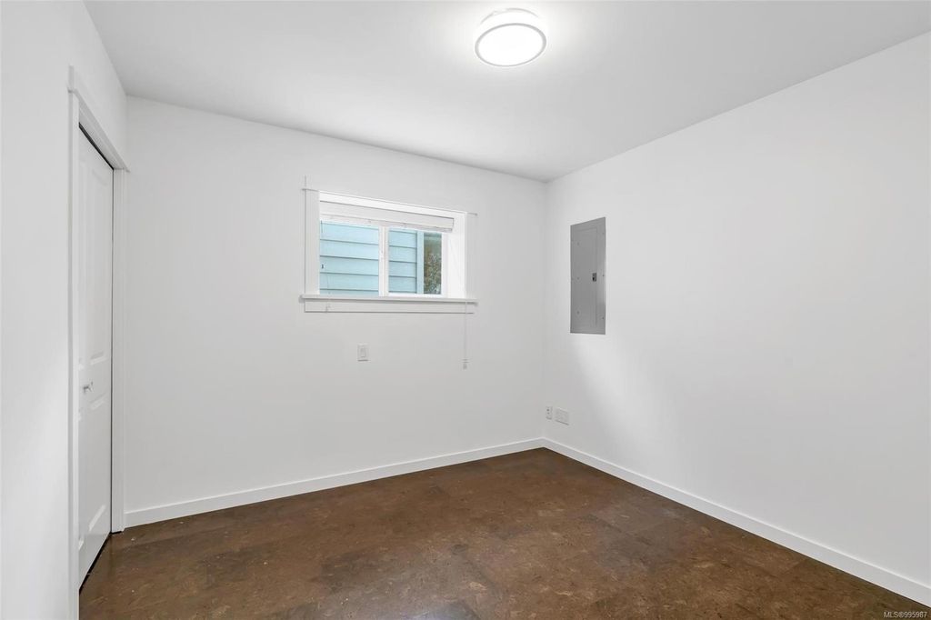 listing image 16048993182601054129