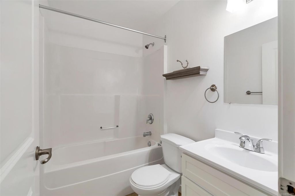 listing image 16040744607953996866