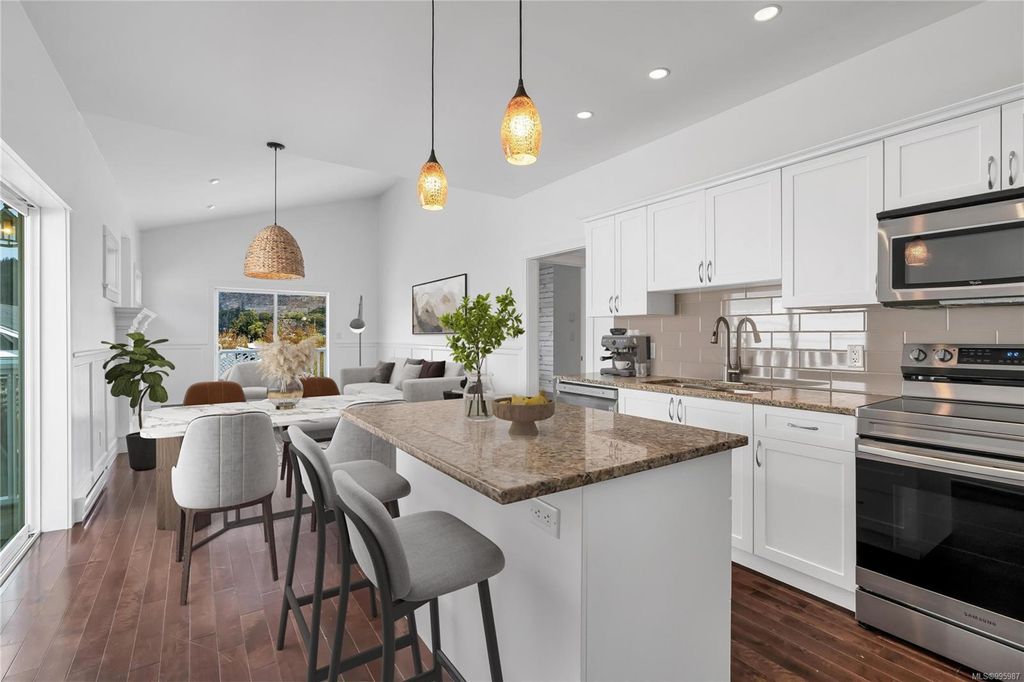 listing image 16044415817717783459