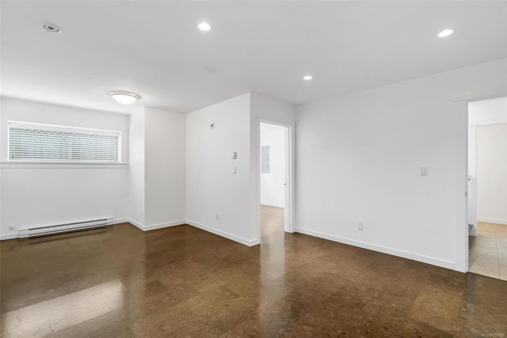 listing image 16048265142629415567