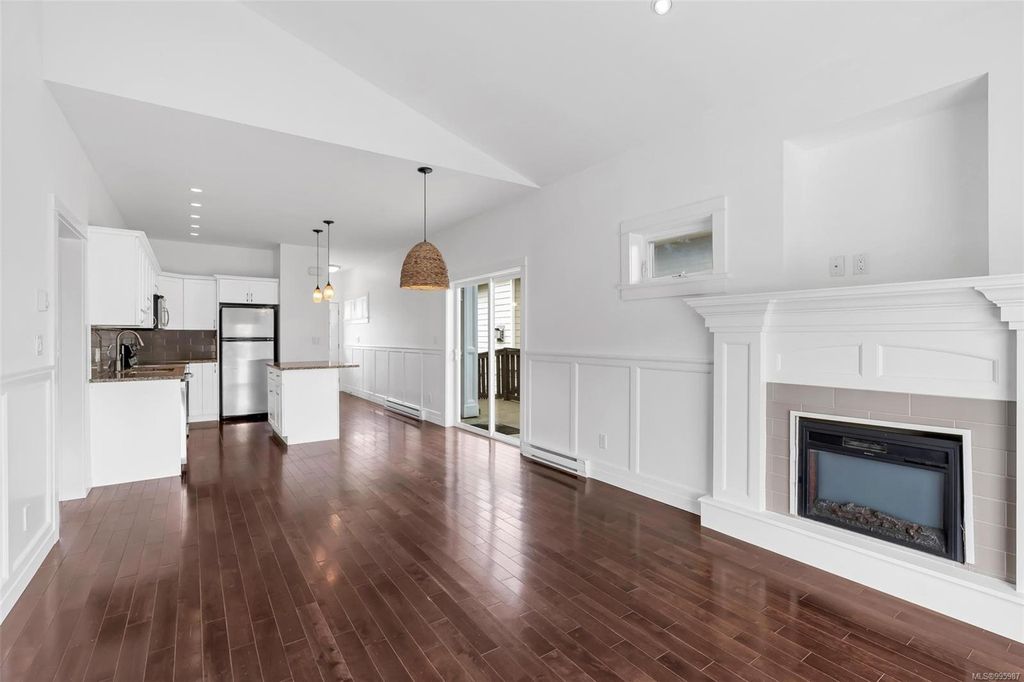 listing image 16047729745501049198