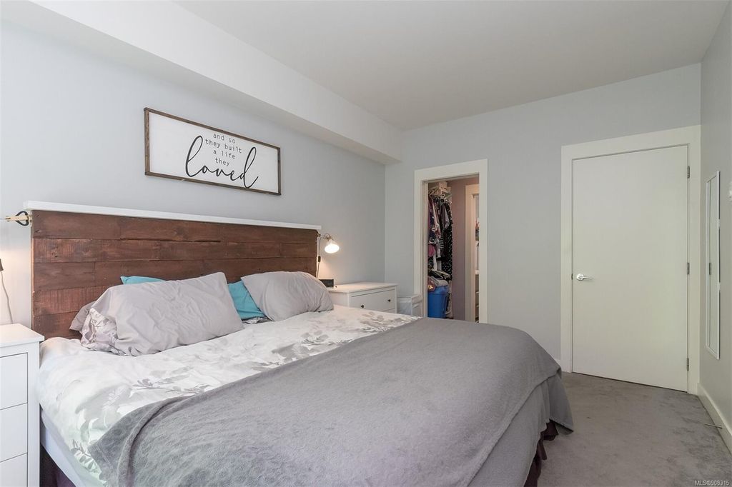listing image 16041536687238