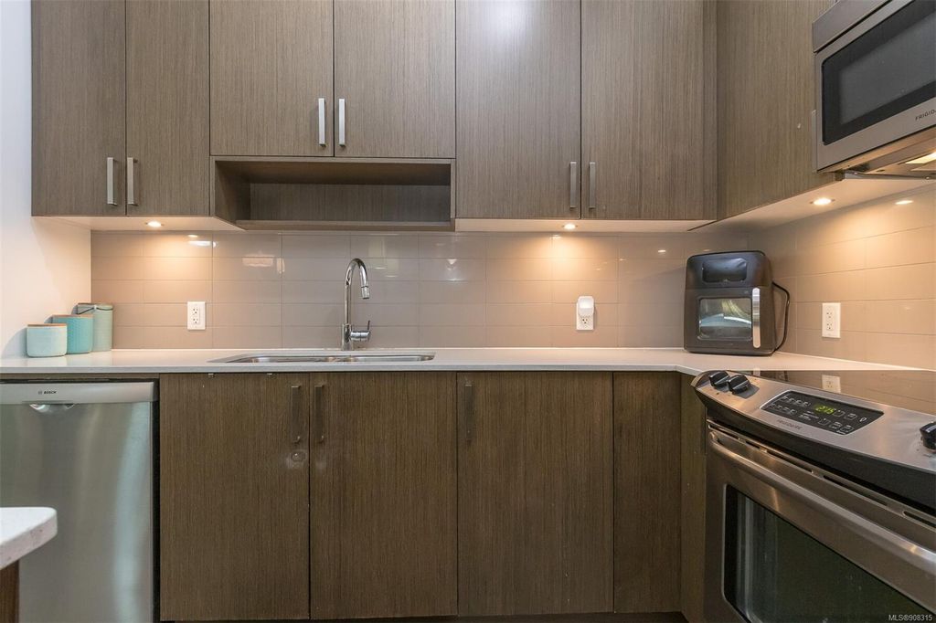 listing image 16043991394390