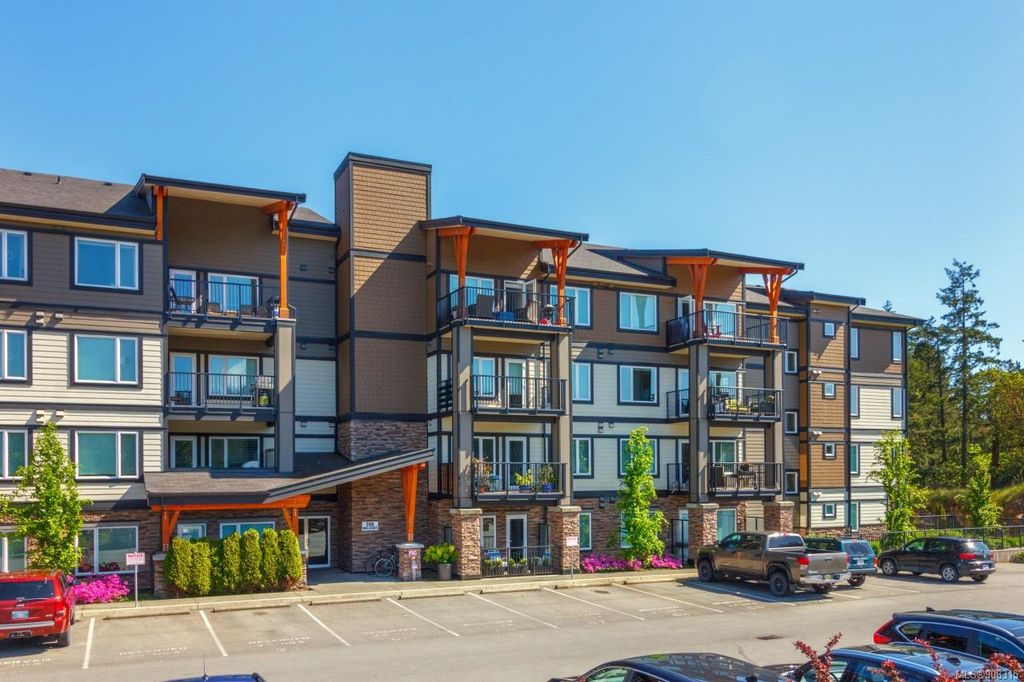 listing image 16043052479048