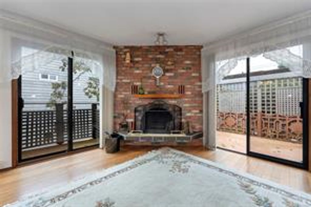 listing image 16044207730513